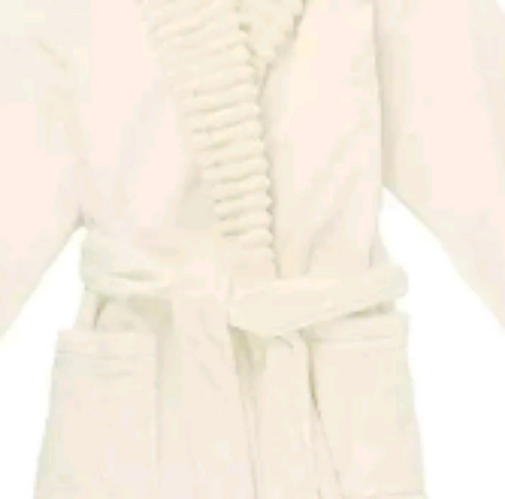 Robe - Picture 5 of 7